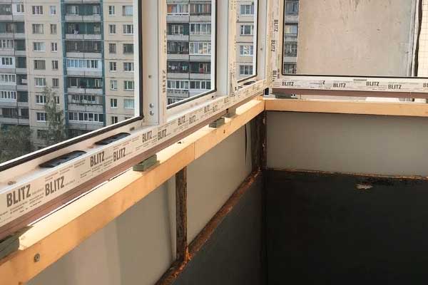 Монтаж балконных рам